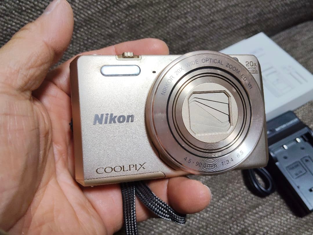 デジタルカメラ Nikon COOLPIX S7000