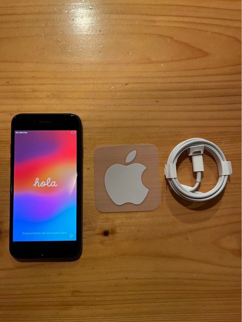 Apple iPhone SE (第3世代) ブラック 本体