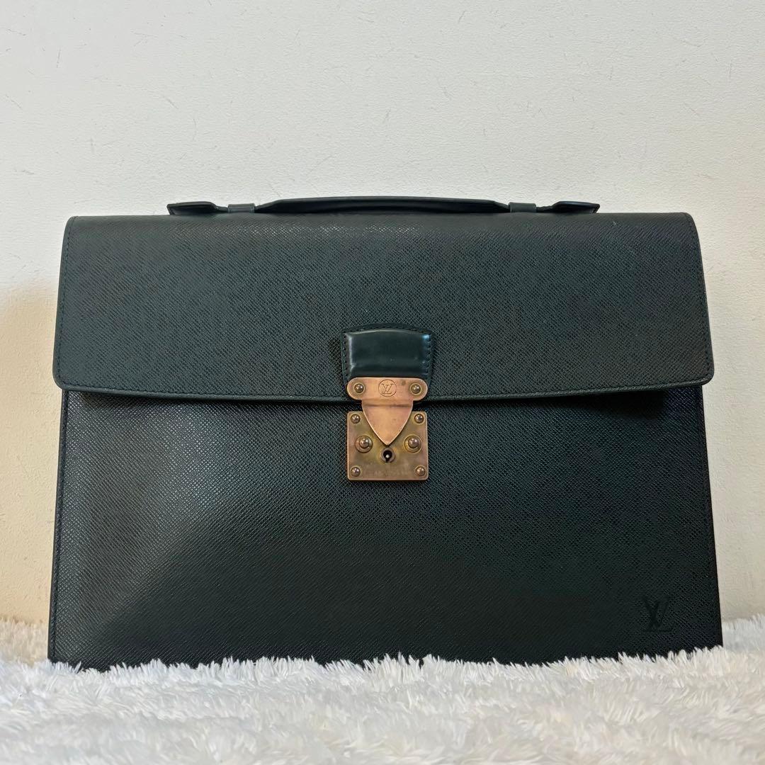 極美品 LOUIS VUITTON ルイヴィトン M30074 鍵付き エピセア