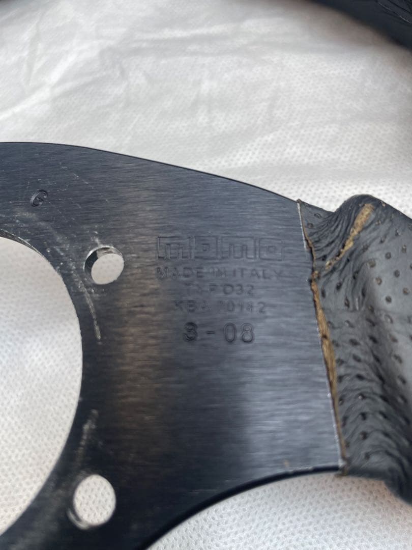 momo JET レザーステアリング