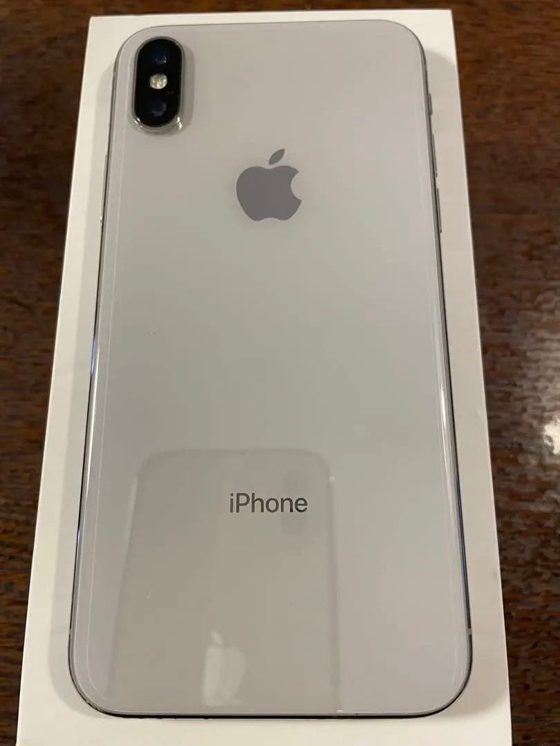★★★　Apple iPhone X 64GB シルバー　中古　★★★