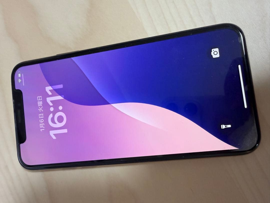 iPhone XS SIMフリー　64GB 美品