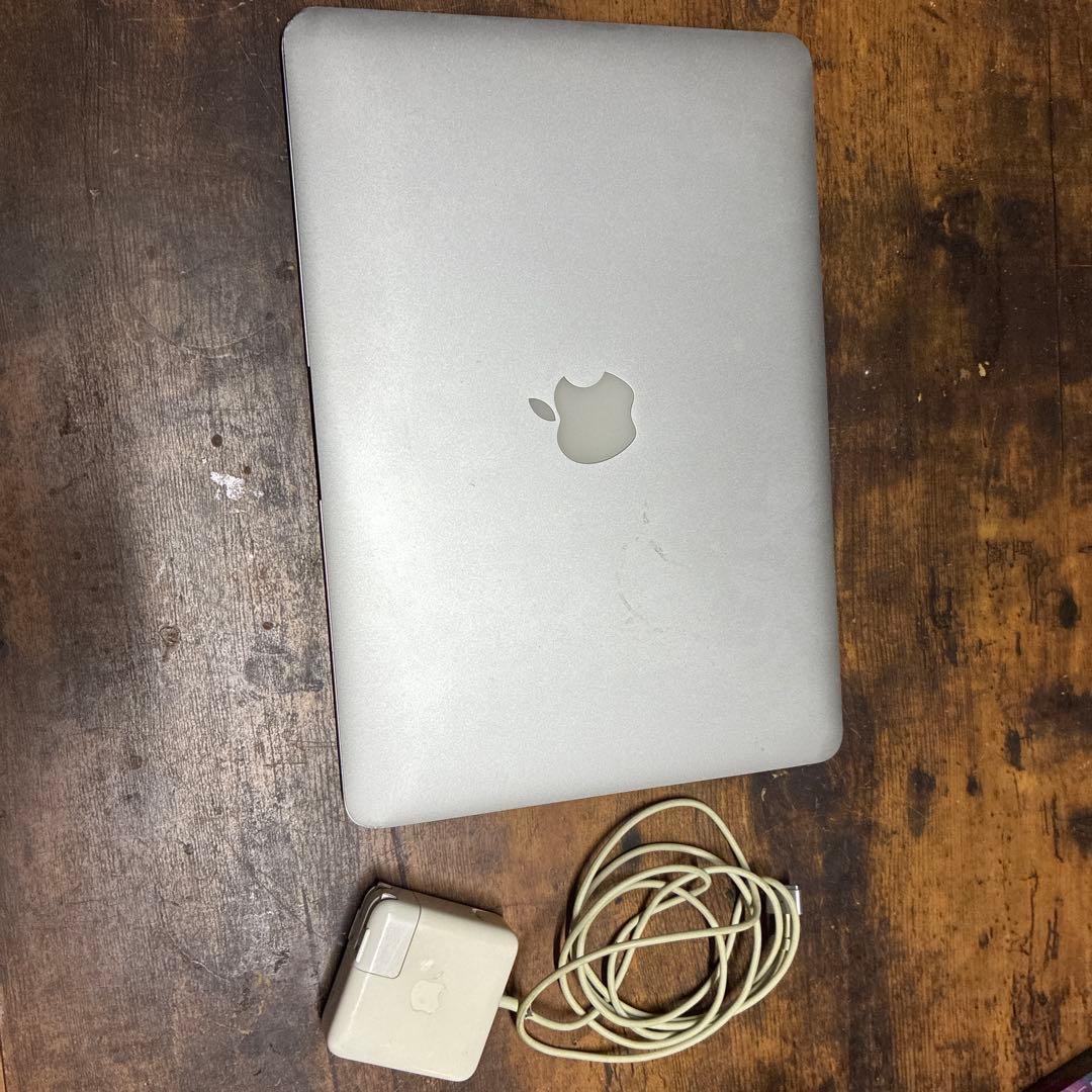 MacBook本体 MacBook Air 11 2015 i5/8GB/128GB