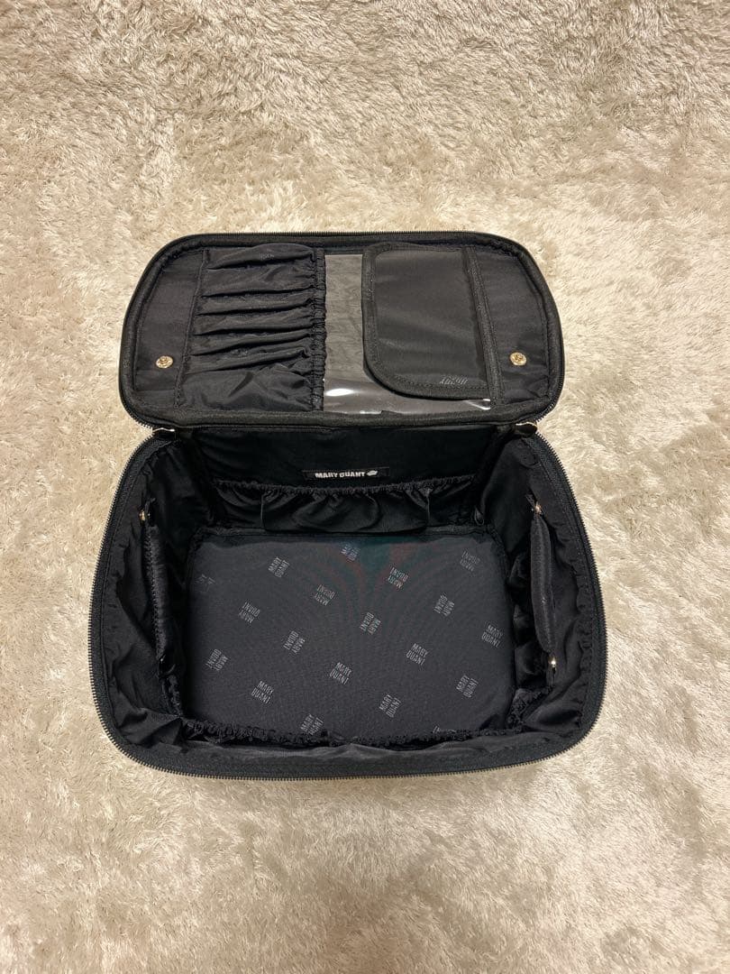 MARY QUANT マリークワント　デイジー メークアップ ボックス