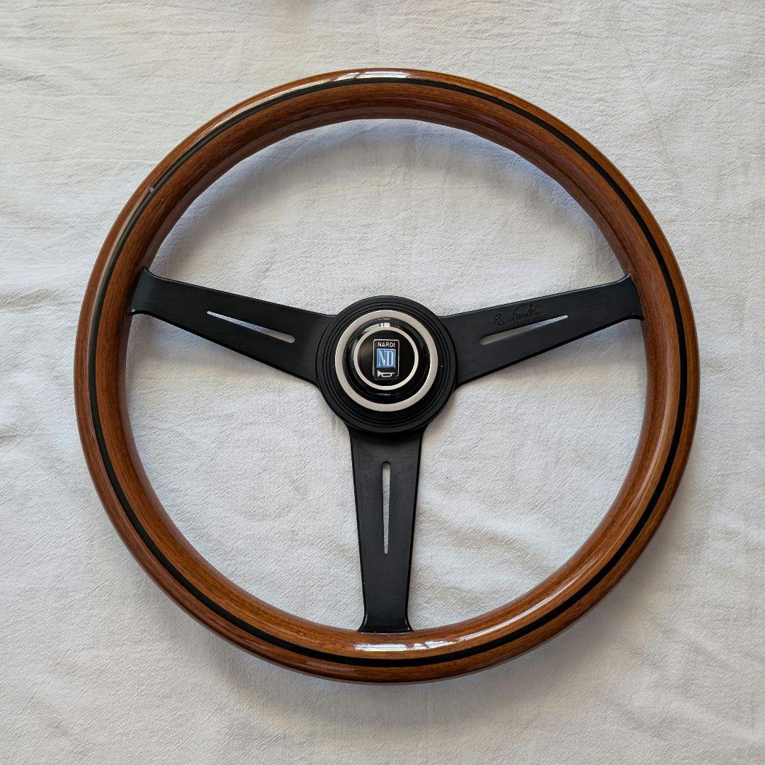 ナルディ　NARDI　ウッドステアリング　ホーンボタン　旧車　レトロ