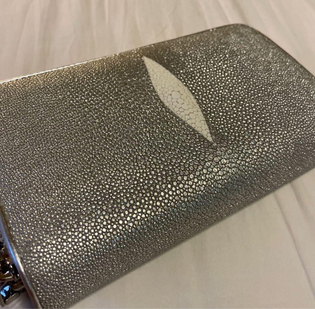 スティングレイ ダブルファスナー 長財布 ストラップ付 銀 エイ革 ガルーシャ