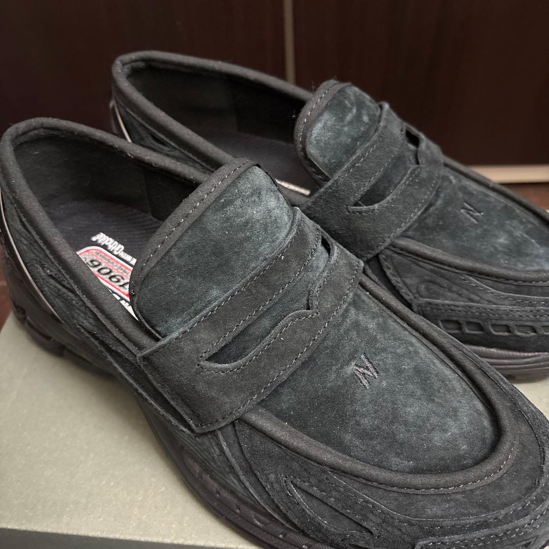 靴 New Balance 1906L Black Suede Loafer