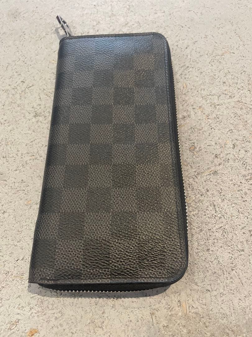 ルイヴィトン ダミエ グラフィット ジッピーオーガナイザー 長財布