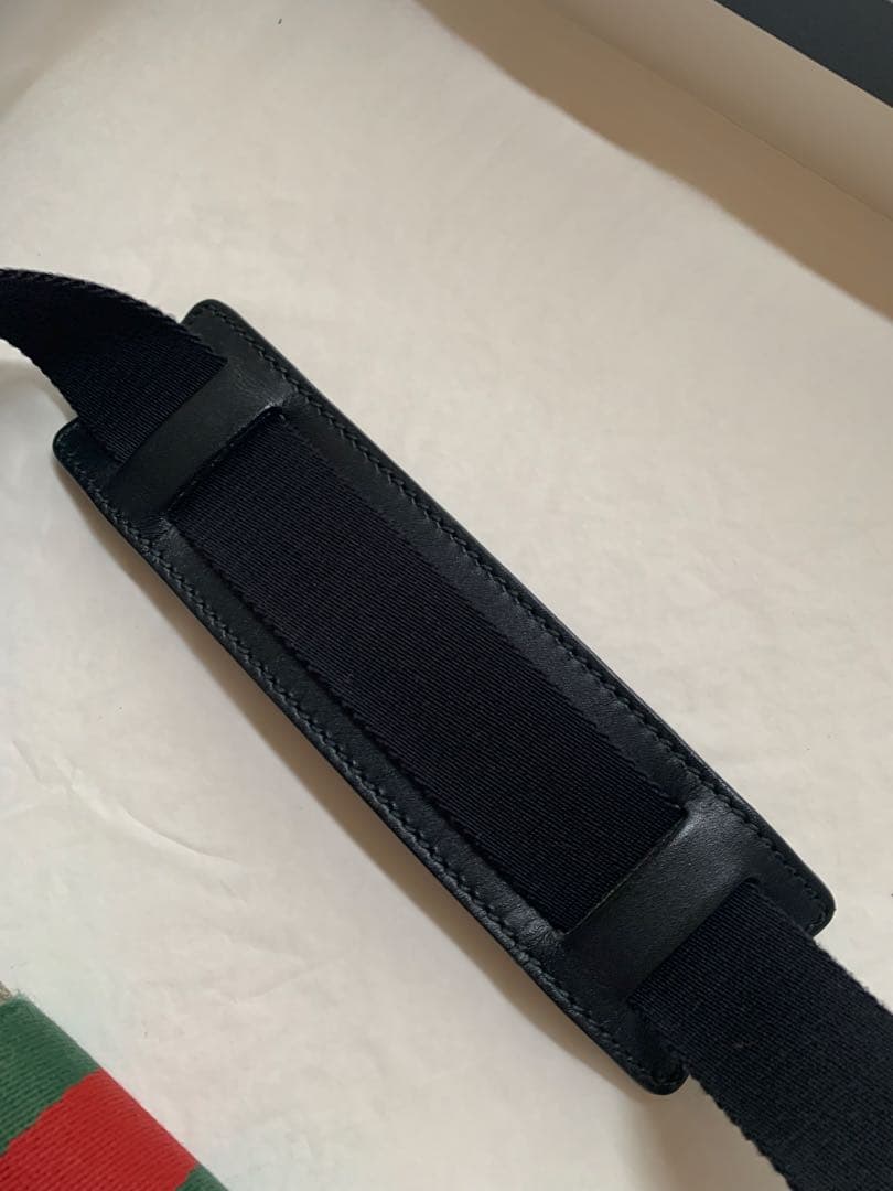 ライラ! Gucci GGパターン メッセンジャーバッグ