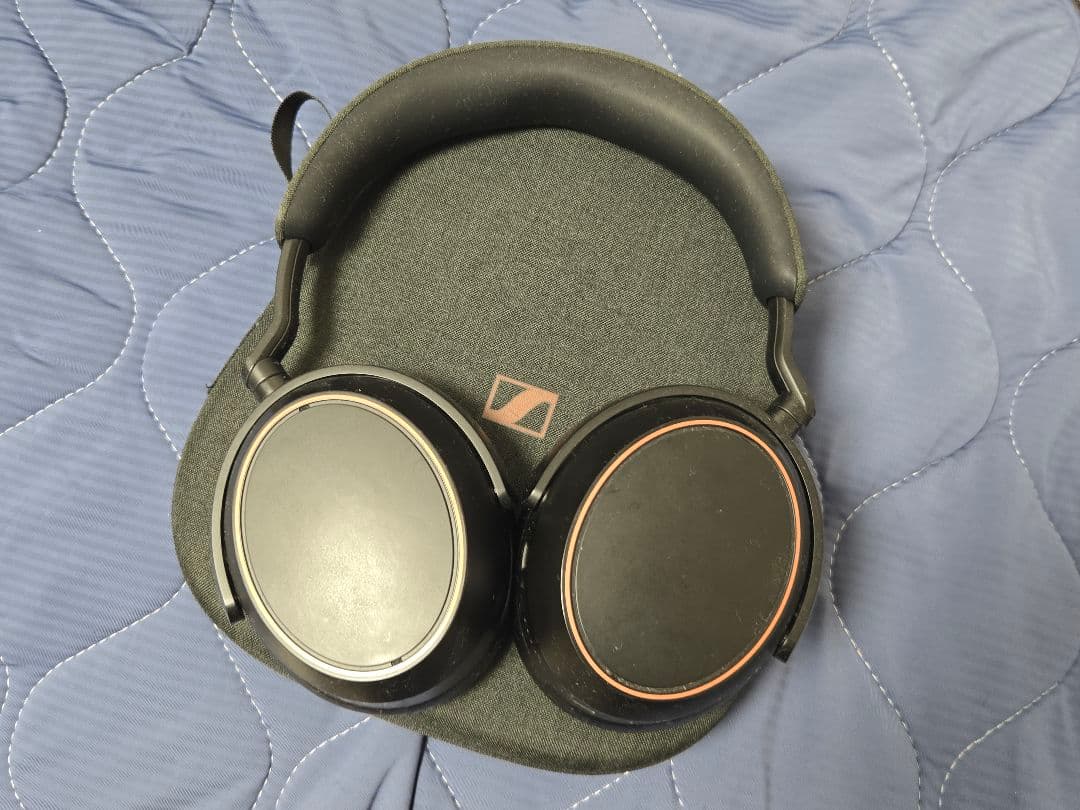 Sennheiser　momentum4 ワイヤレスヘッドホン ケース付き