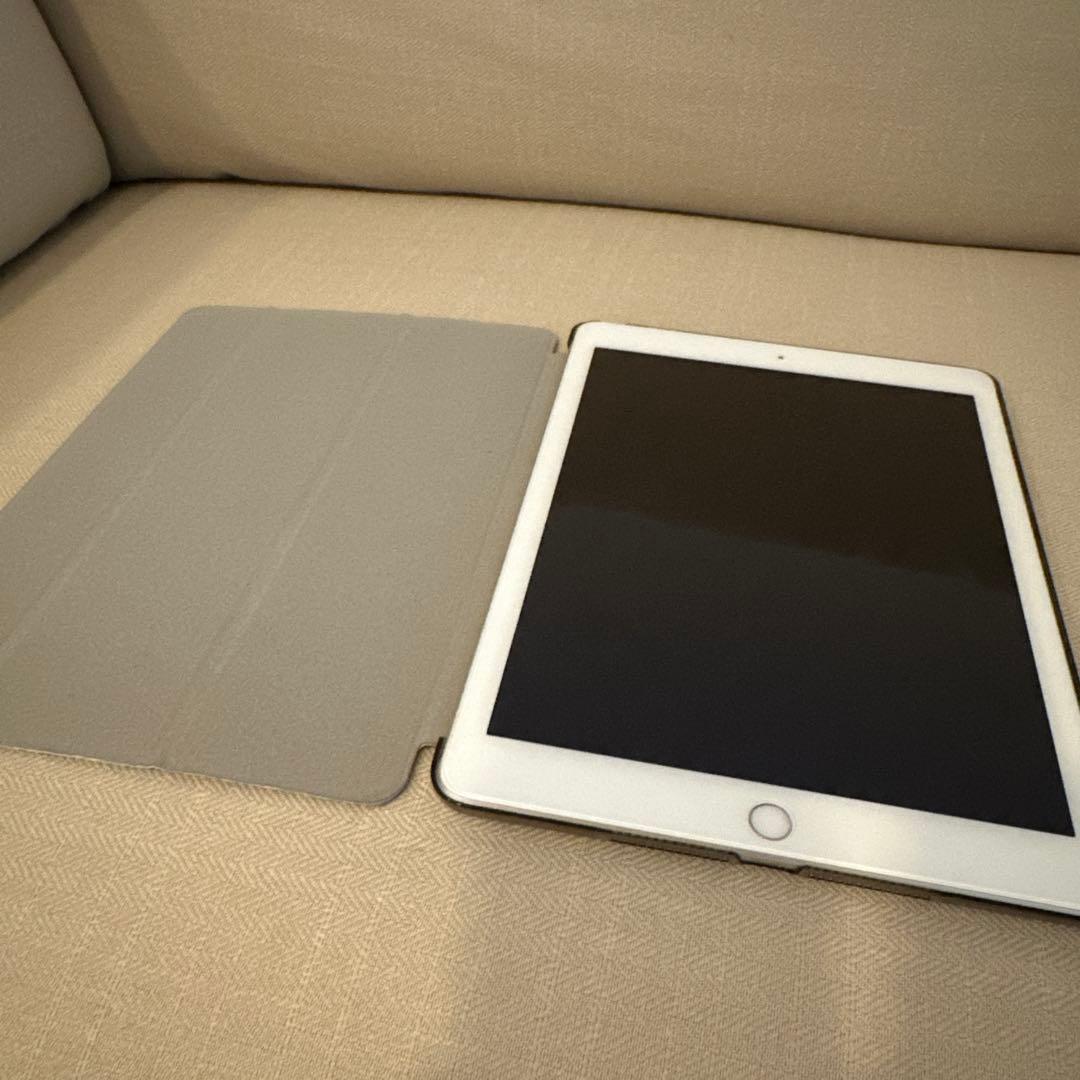 【美品】Apple iPad シルバー　本体　第6世代　32G