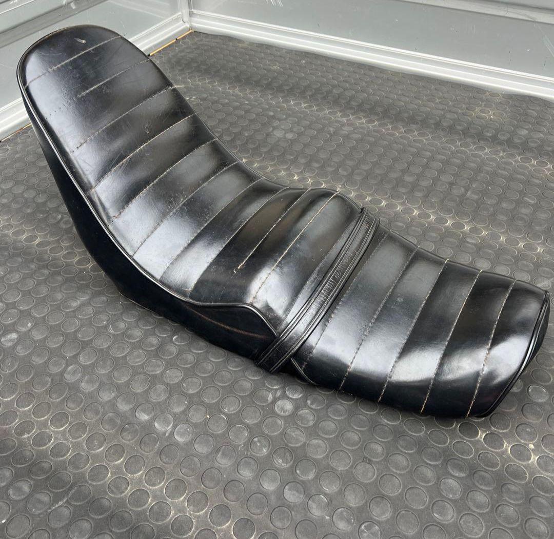 GS400チョビ三段シート