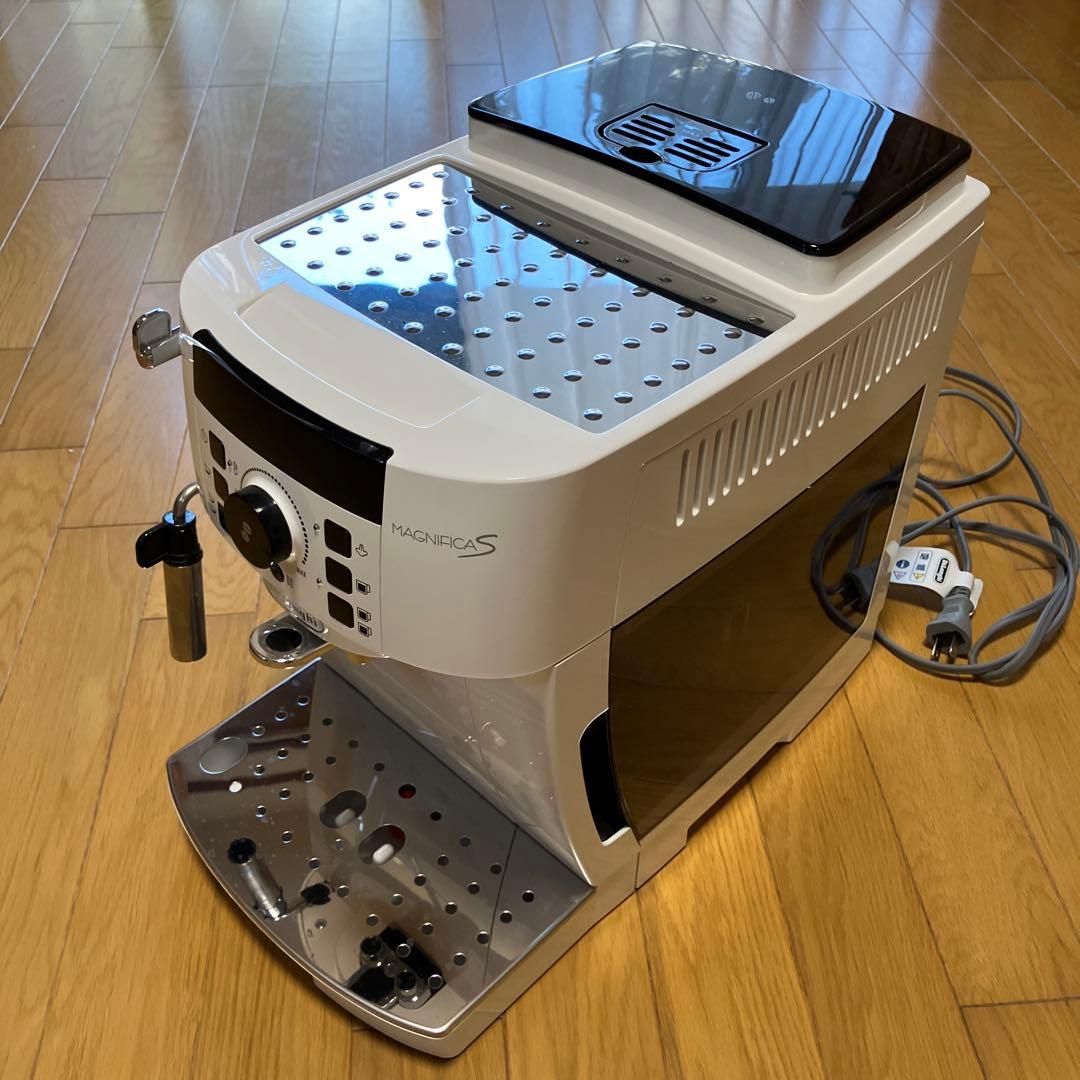 デロンギ　マグニフィカ s Delonghi エスプレッソマシン ホワイト