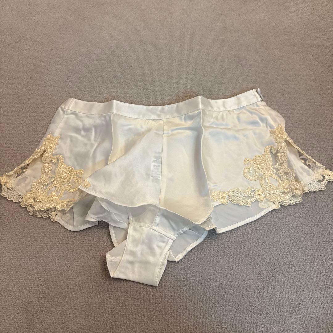 LA PERLA ホワイト サテンショーツ