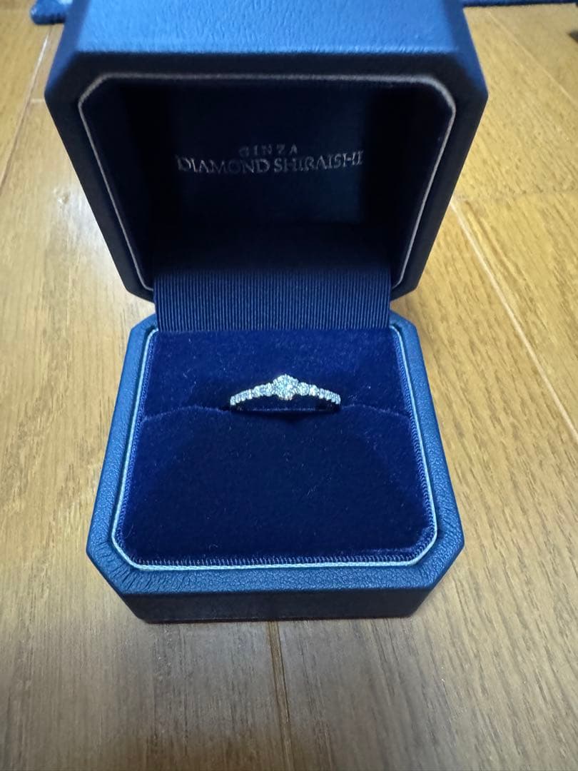 銀座ダイヤモンドシライシ　婚約指輪　Smiling Poppy