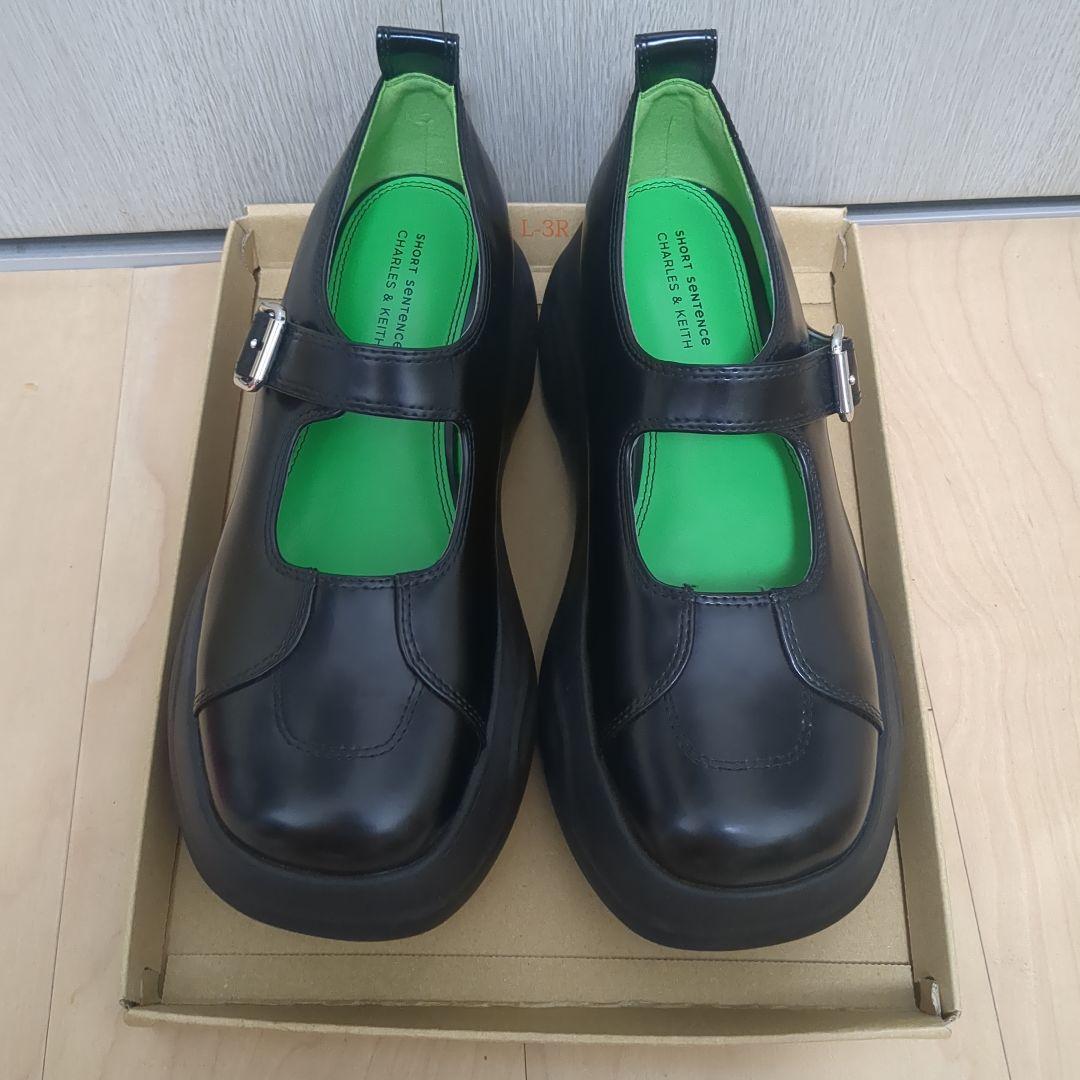 ショートセンテンス チャールズ＆キース／メリージェーンシューズ