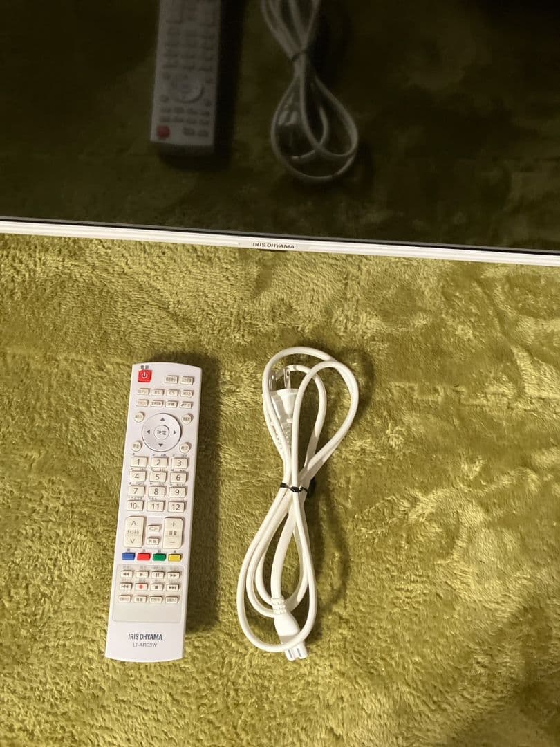 IRIS OHYAMA 40型希少なホワイトTV