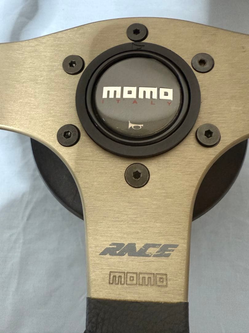 MOMOステアリング　ボス付き