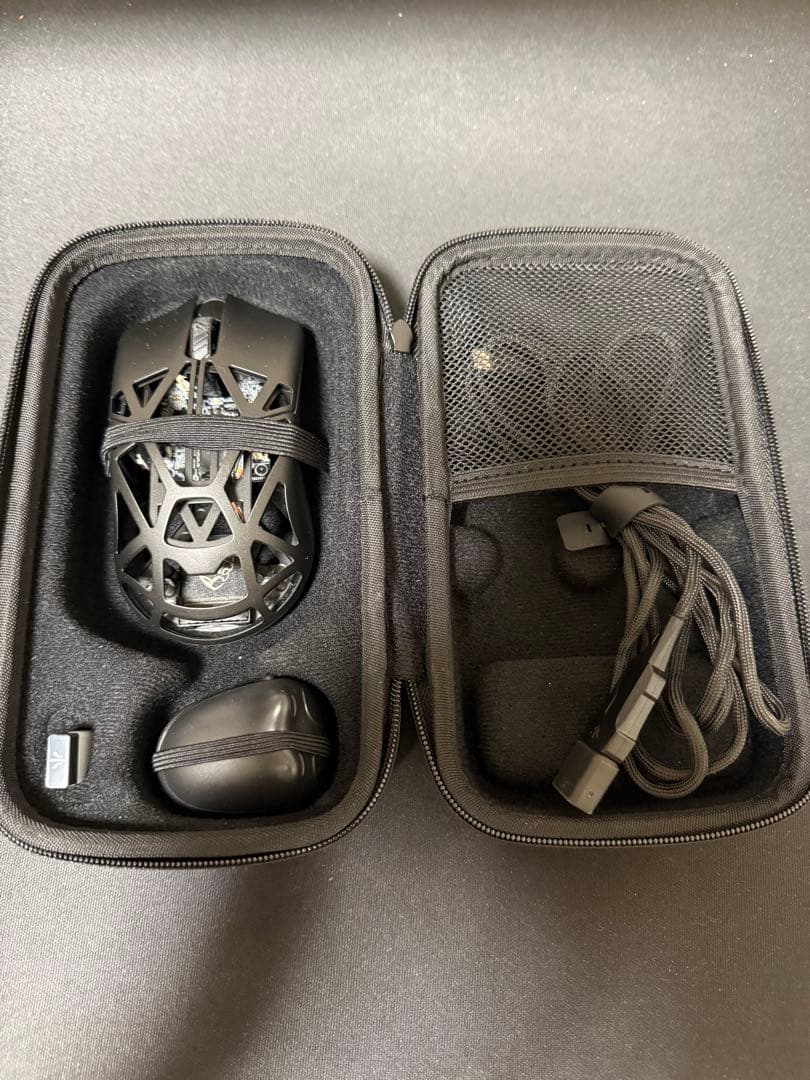 BeastX Pro 8K ブラック　穴なし