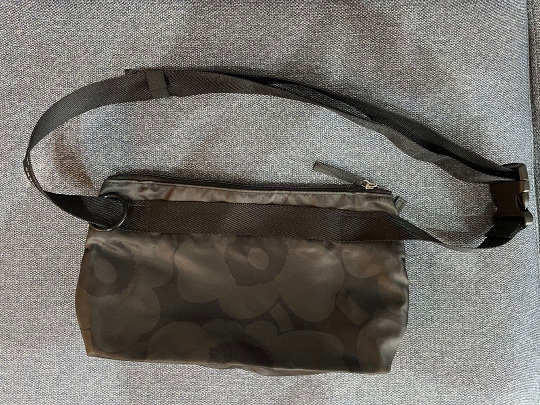 マリメッコ　Neat Crossbody Unikko S ショルダーバッグ