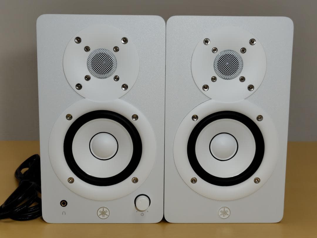 Yamaha HS3 モニタースピーカー