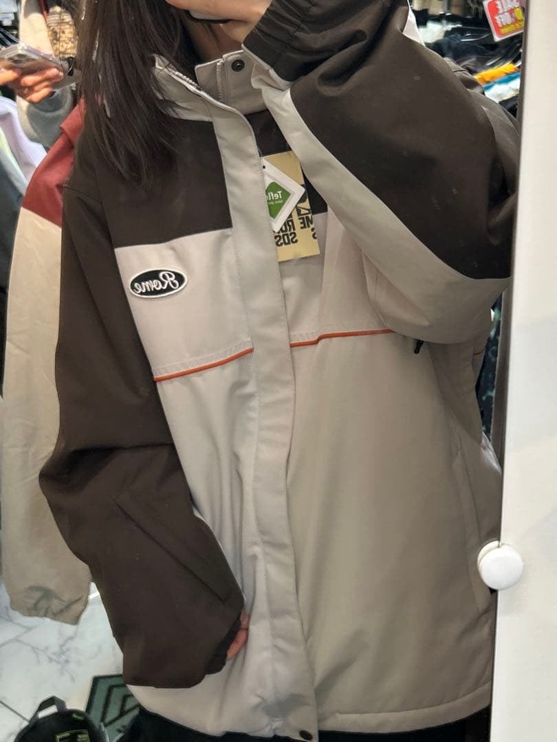 最終お値下げ！　12/11まで　ウェア　スノーボードMサイズ　定価52,000円