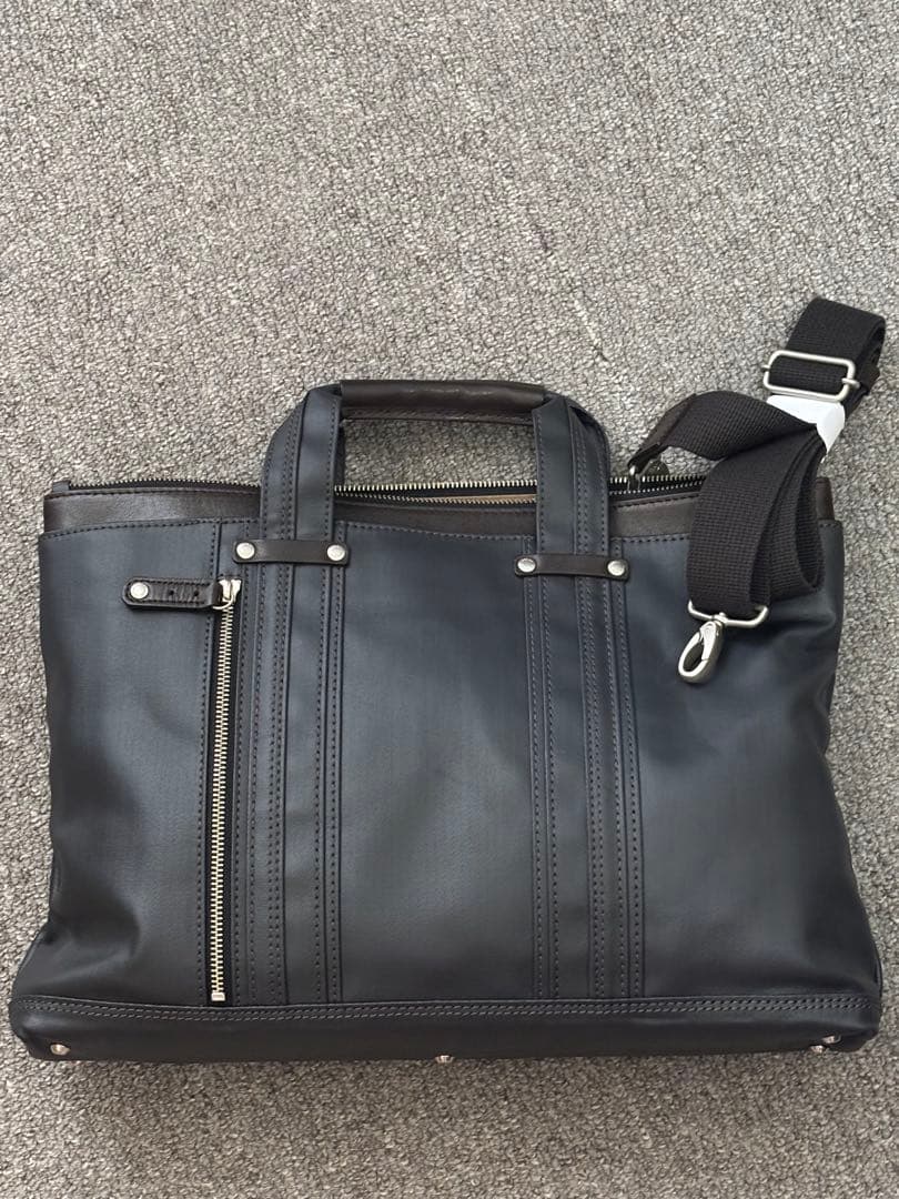 定価約2万　未使用品　タケオキクチ　ビジネスバック