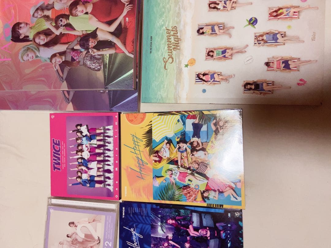 Twice まとめ売り グッズ アルバム トレカ 缶バッジ うちわ