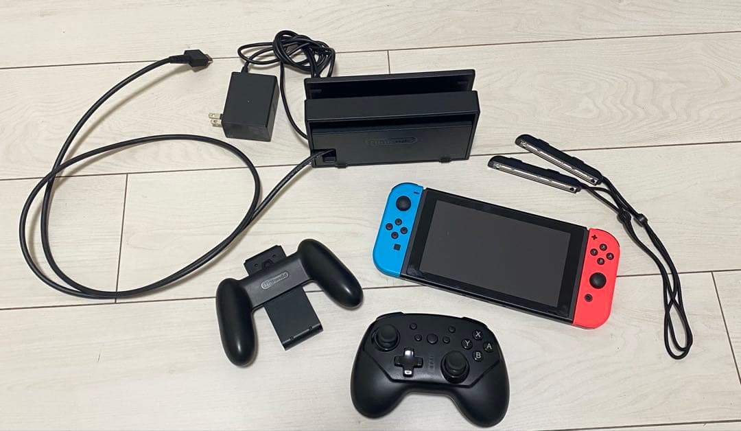 【美品】Nintendo Switch ＋1個コントローラー