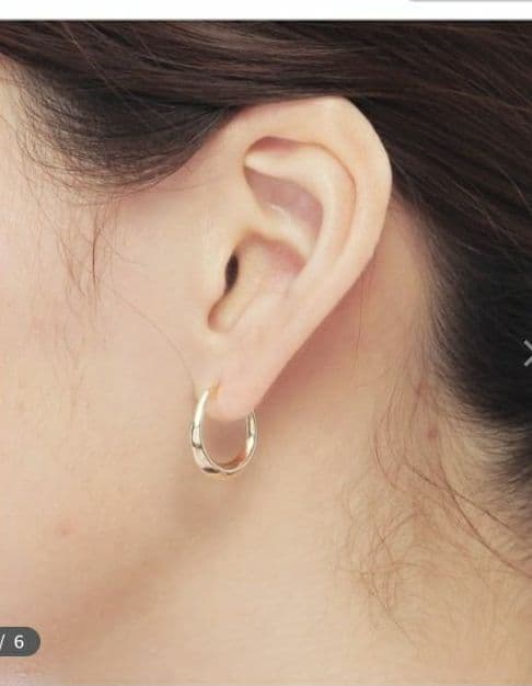 ココシュニック トライアングルフォーム 馬蹄モチーフピアス　片耳のみ　ゴールド