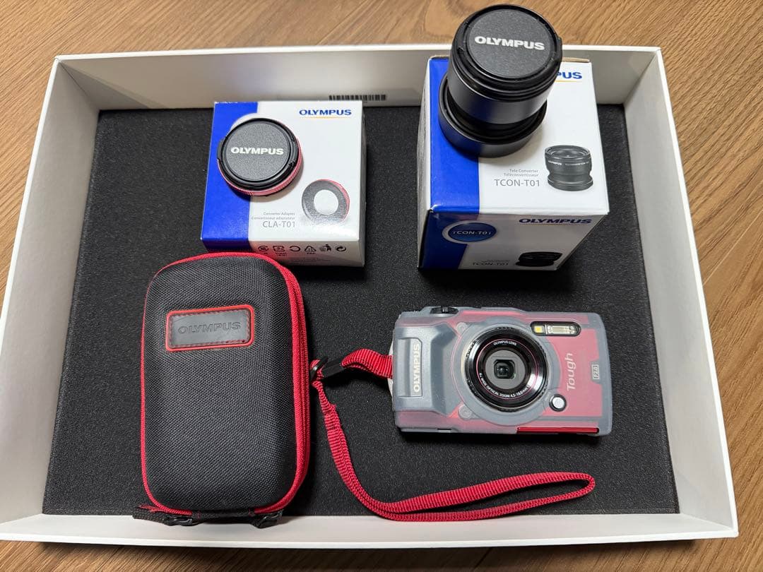 OLYMPUS Tough TG-5 レッド 本体とTCON、CLAセット