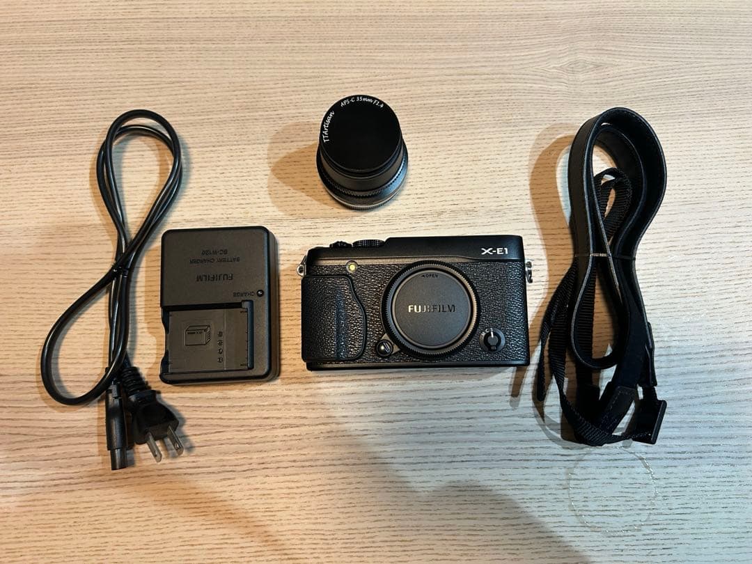 Fujifilm X-E1 ミラーレスカメラ 本体