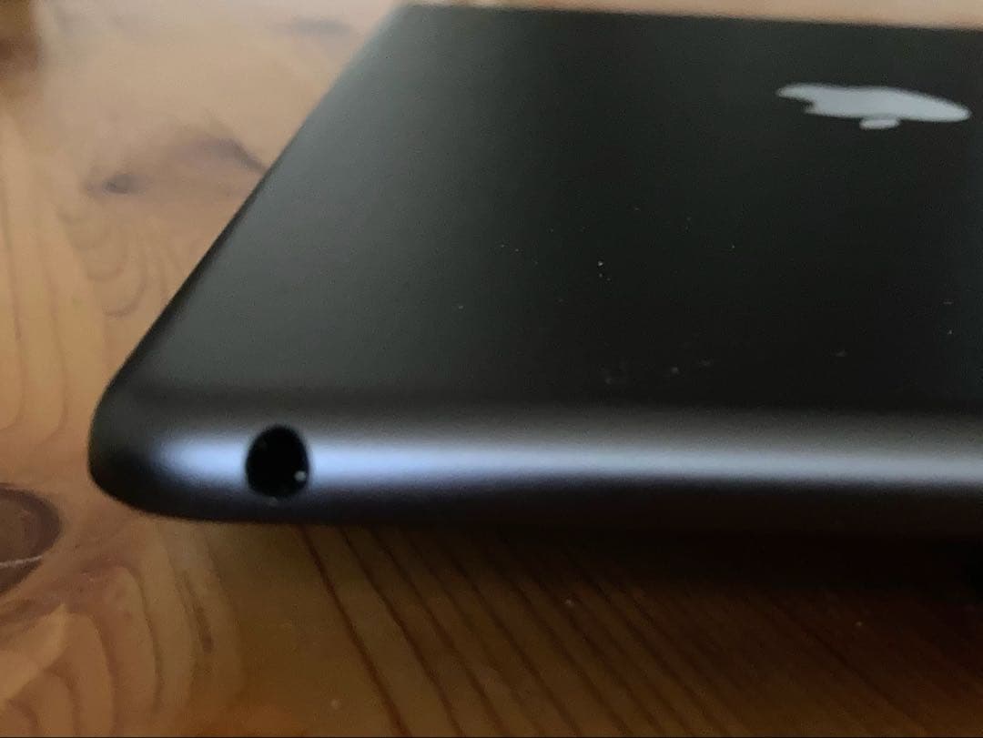 Apple iPad 第9世代 スペースグレー　本体と充電器付き