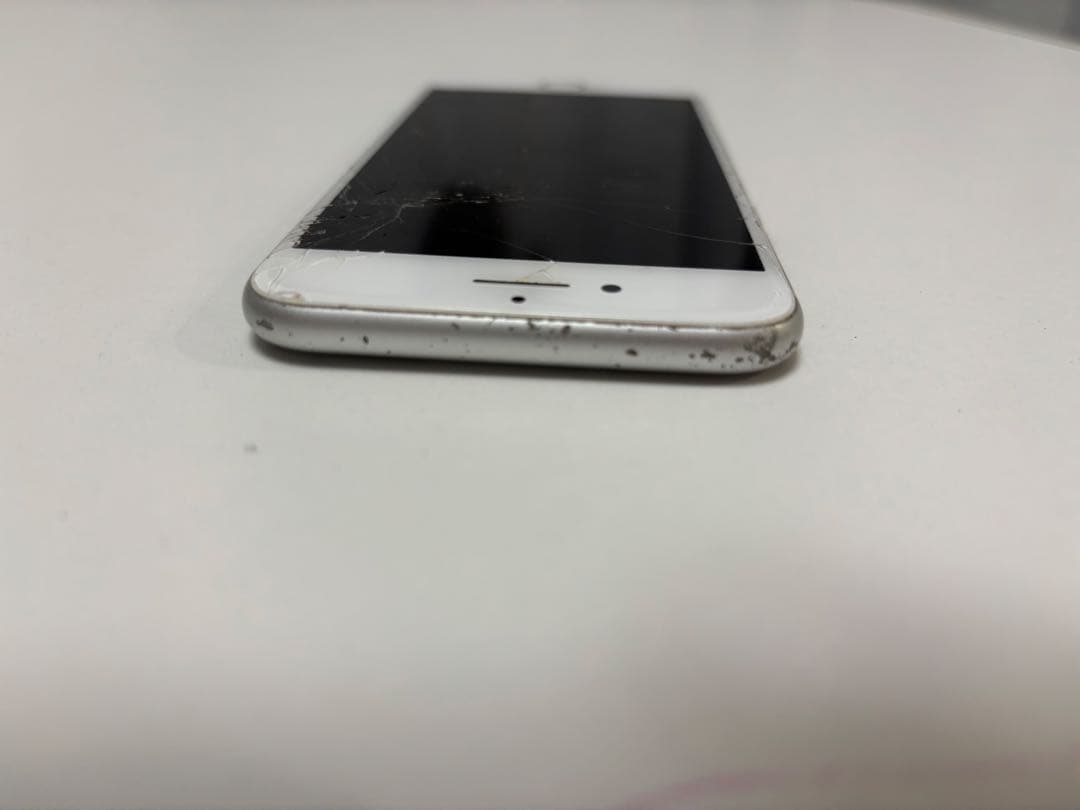 Apple iPhone 8 中古 64GB シルバー 本体