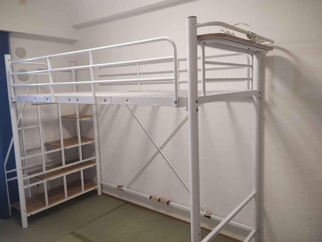 ホワイト パイプロフトベッド 収納棚付き