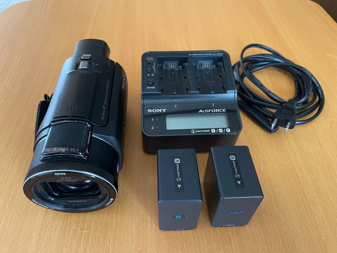 ソニービデオカメラ　AX55/充電器&バッテリー2個