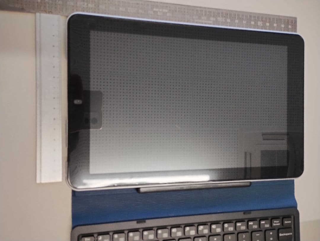 【ジャンク】Windowsタブレット本体 キーボード付き 青カバー電源入りません