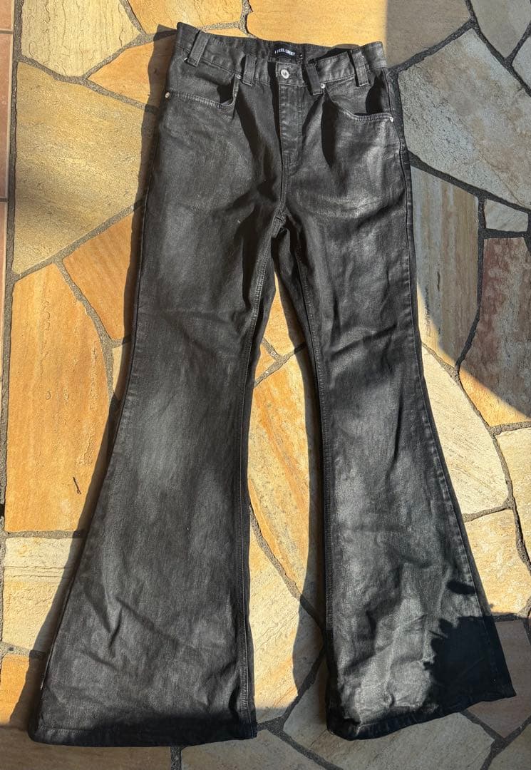 I FEEL LUCKY 黒 ブーツカットデニムパンツ