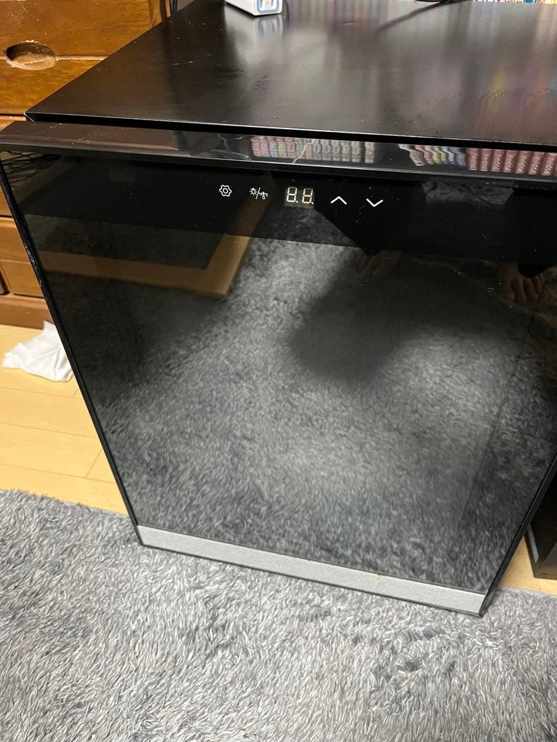 一升瓶を縦置きできる日本酒冷蔵庫「俺の酒蔵」