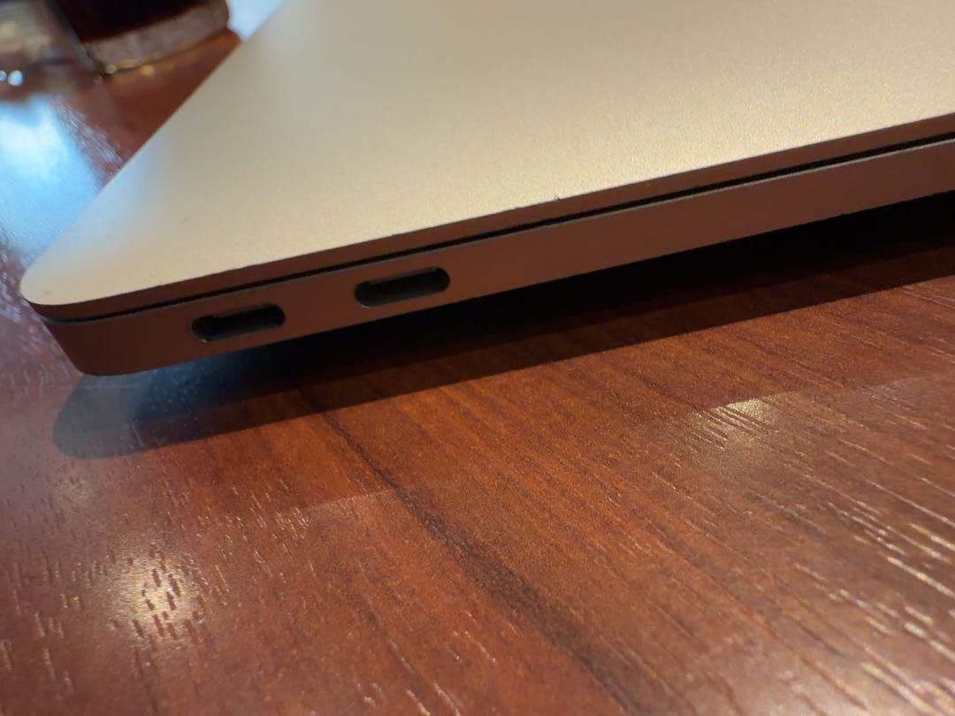 Apple MacBook Air 13.3インチ A1369