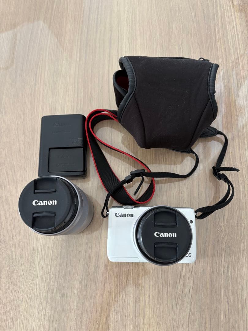 Canon EOS M10 ダブルズームキット ホワイト Wi-Fi内蔵
