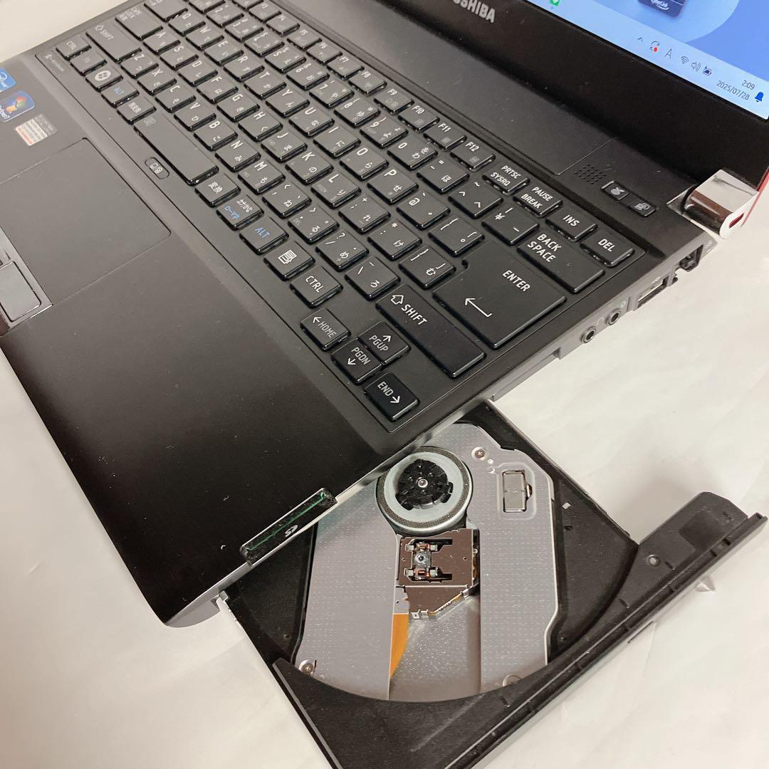 サクサクSSD カメラ dvd搭載　13.3 win11　Office2021