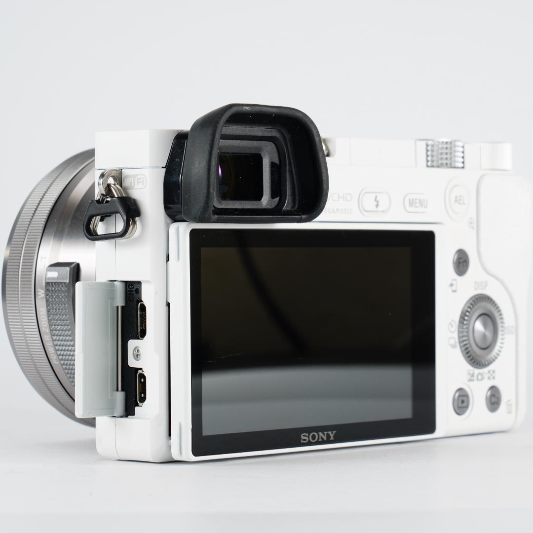 希少なホワイト/極美品α6000完全セット/制限解除済/即撮影可/初心者最適