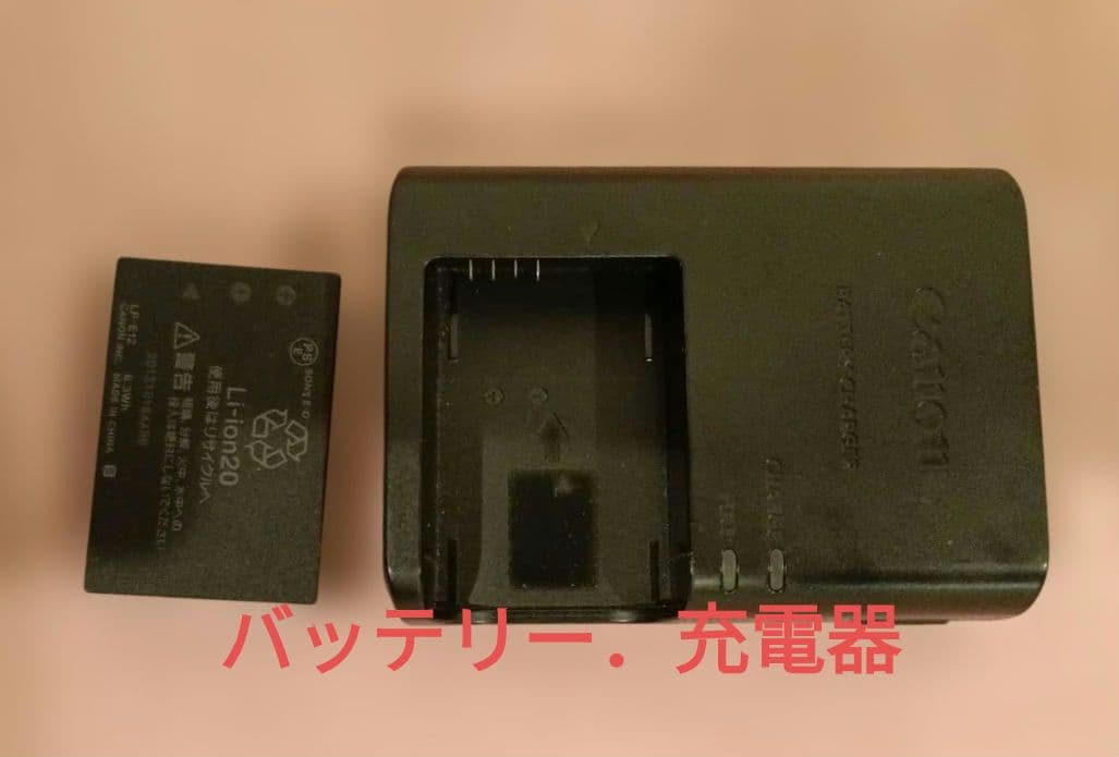 期間限定値引日曜日まで　ミラーレス一眼　Canon　EOS　M シルバーセット