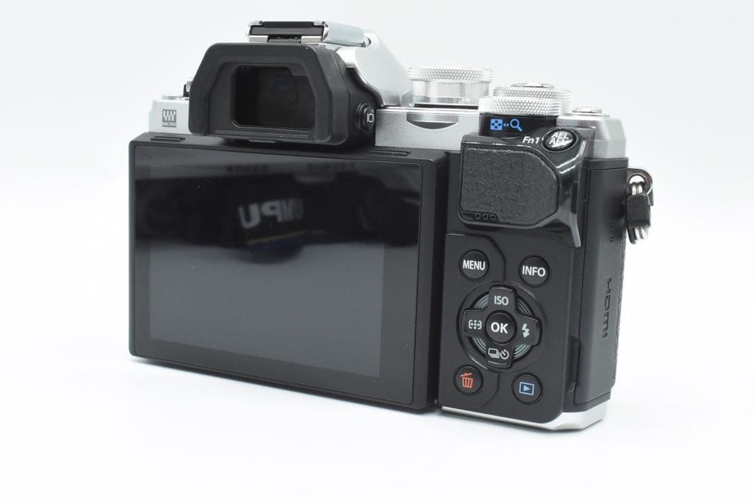 ほぼ新品OLYMPUS オリンパス E-M10 markⅢ 《S数1500回》