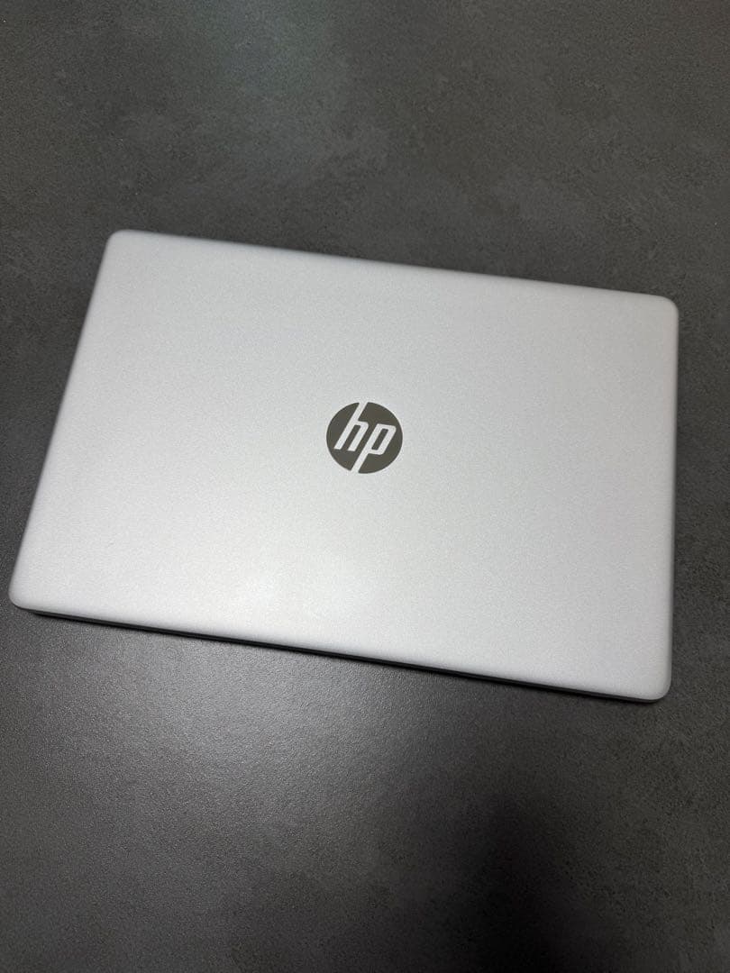 超美品　HP Laptop 15s-eq2xxx メモリ8GB SSD256GB