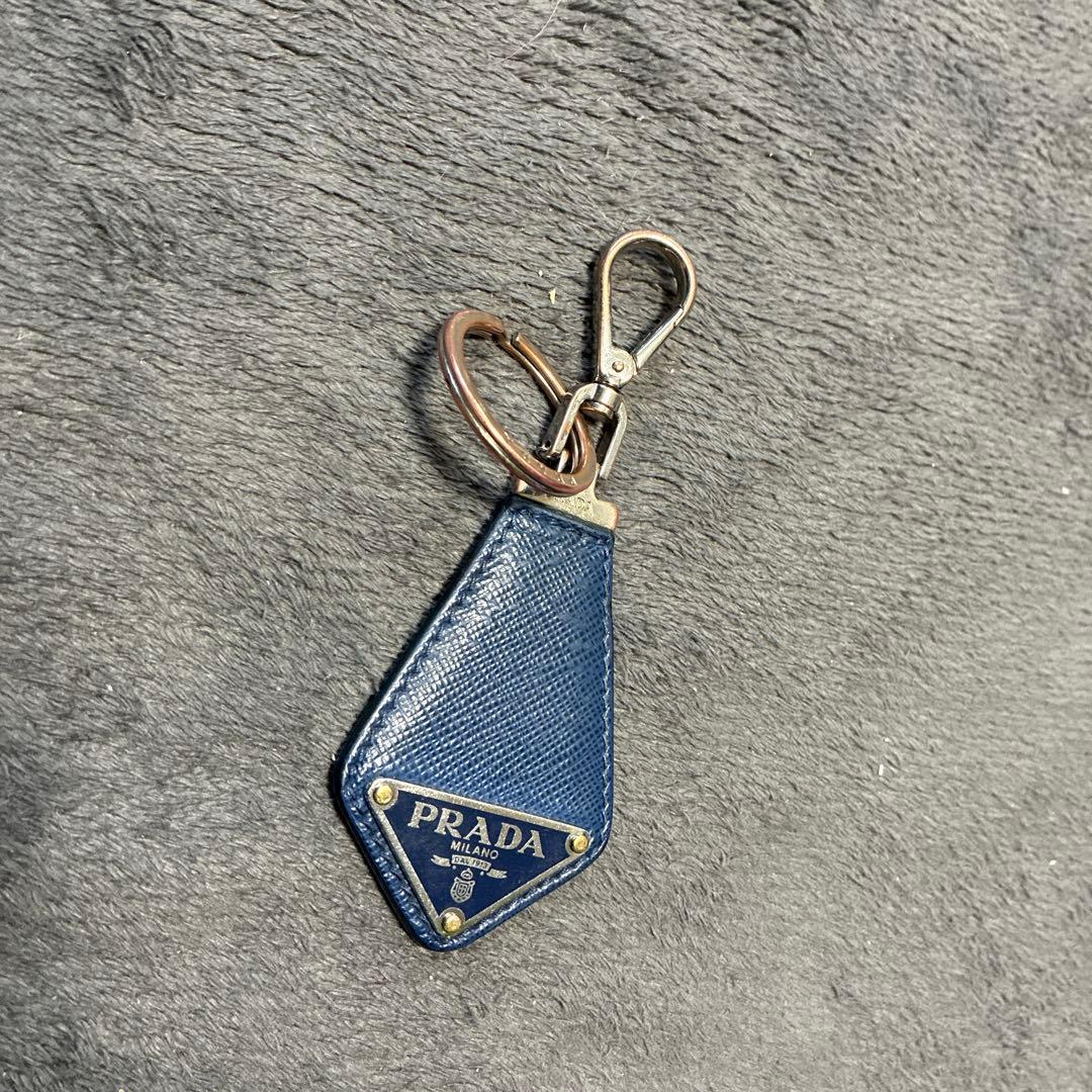 プラダ　キーホルダー　ストラップ　キーリング　0712