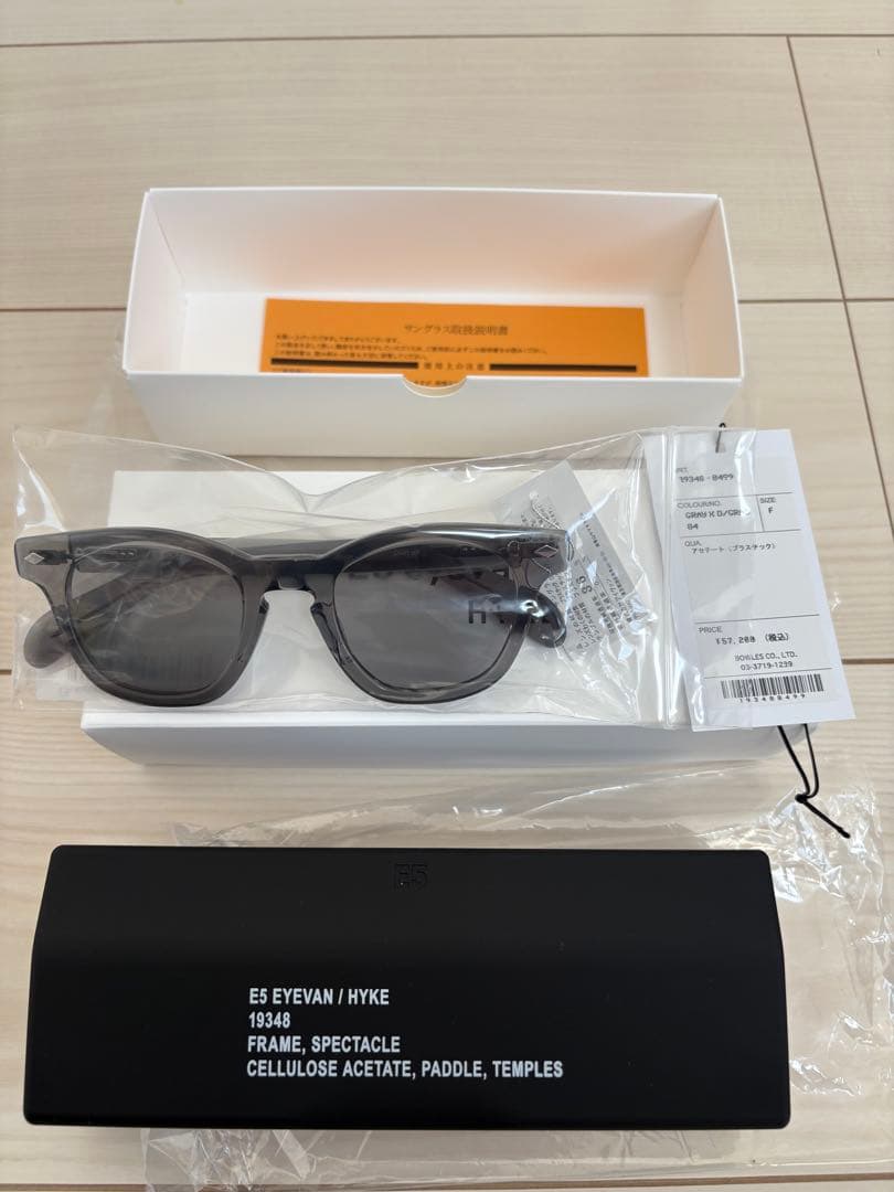 HYKE × EYEVAN サングラス