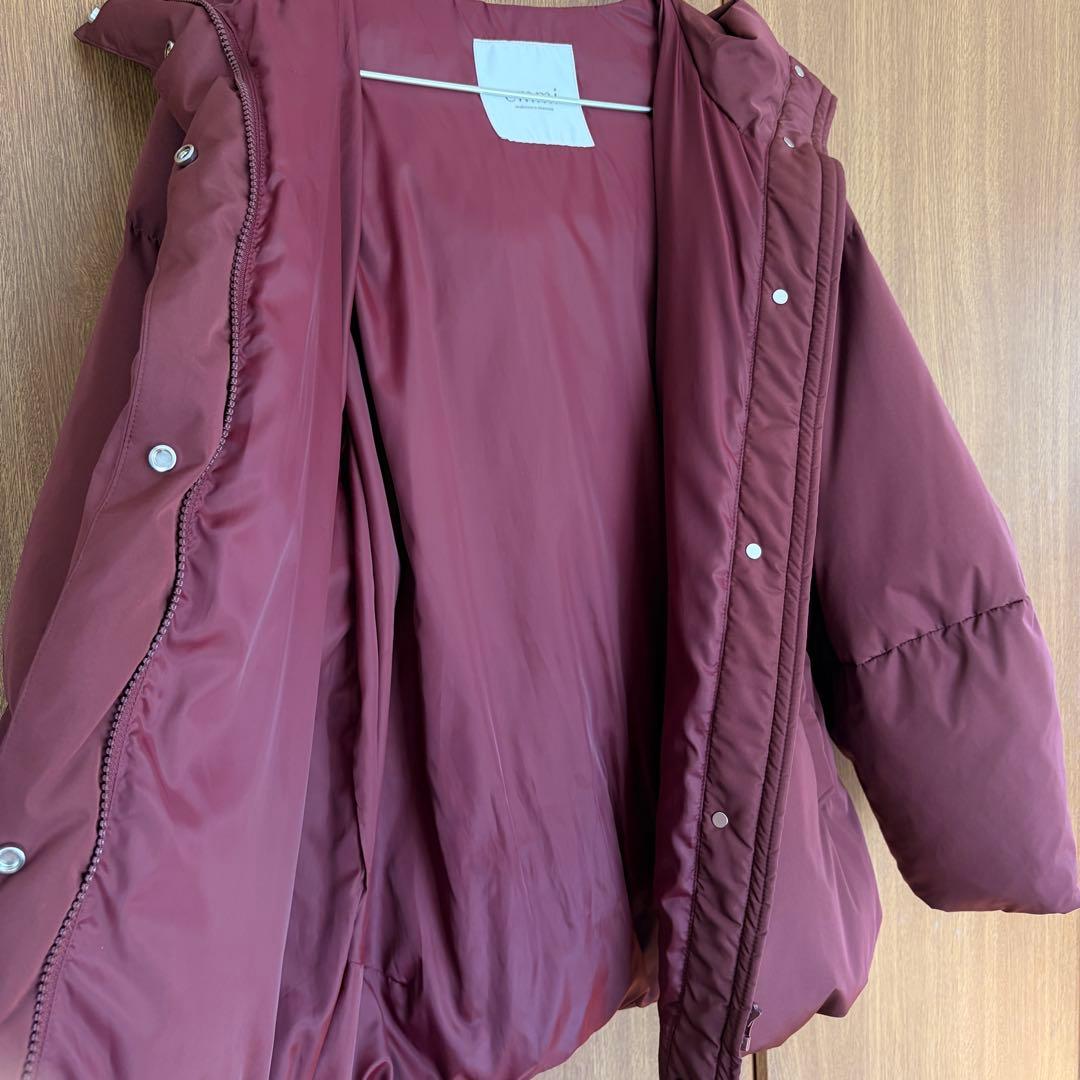 美品 emmi エミ サスティナブルフーディダウン バーガンディ 撥水加工