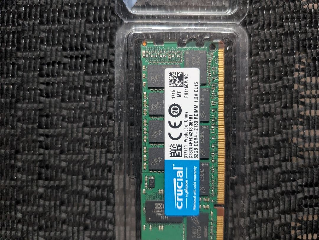 Crucial 32GB DDR4 メモリ